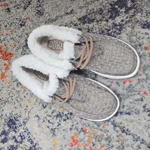 Womens Hey Dudes size 9